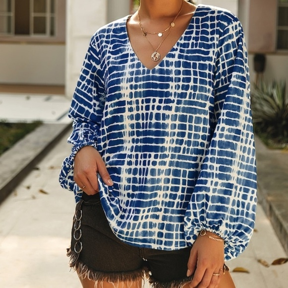 Blue & White Boho Tie Dye Bishop Sleeve V-Neck Size XL - Picture 2 of 5